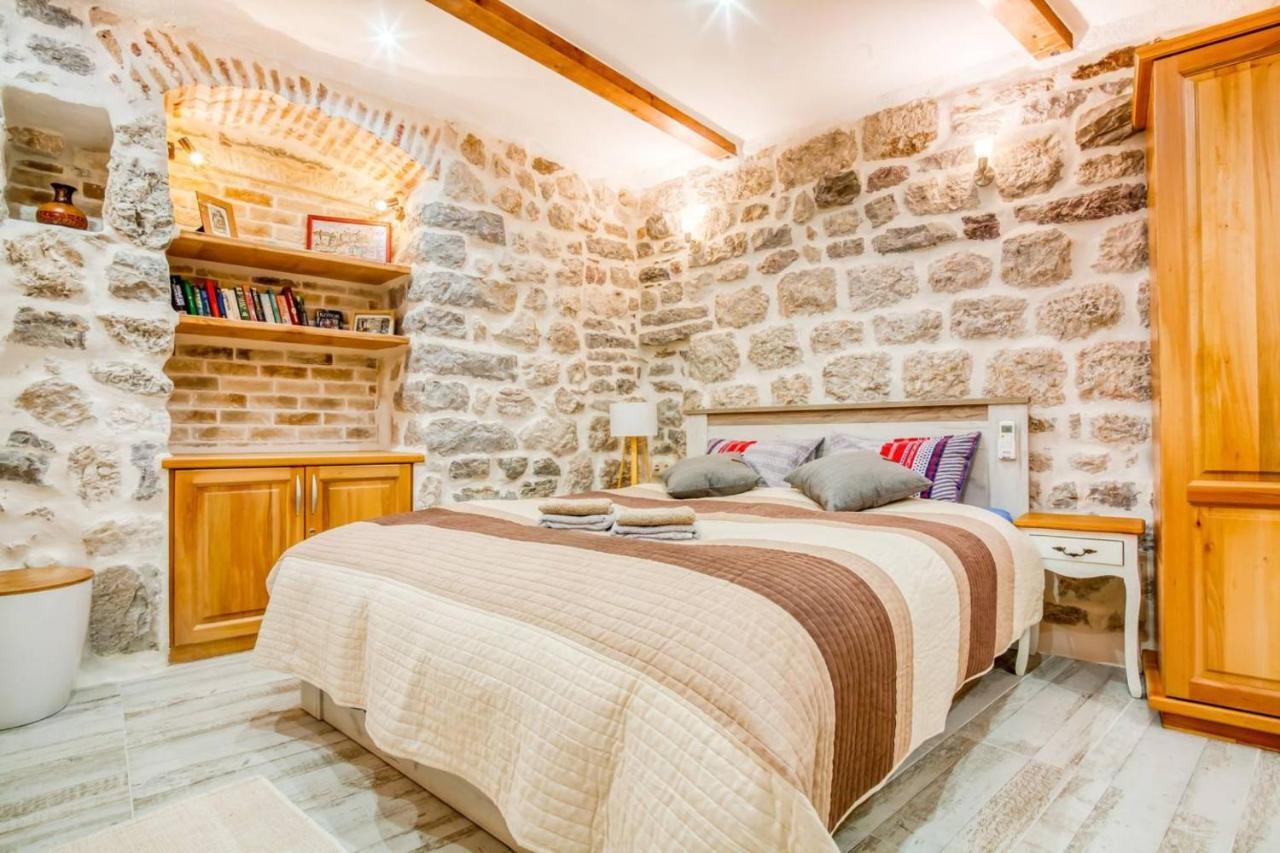 Kotor Bagus - Cozy Boutique Old Town Studio With Seaview Terrace Eksteriør billede