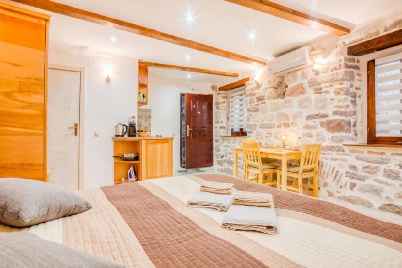 Kotor Bagus - Cozy Boutique Old Town Studio With Seaview Terrace Eksteriør billede