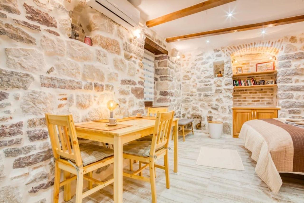 Kotor Bagus - Cozy Boutique Old Town Studio With Seaview Terrace Eksteriør billede